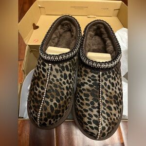 Ugg Tasman Australia Caspian Spotted Animal Print  Size 7 Women